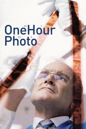 One Hour Photo poster